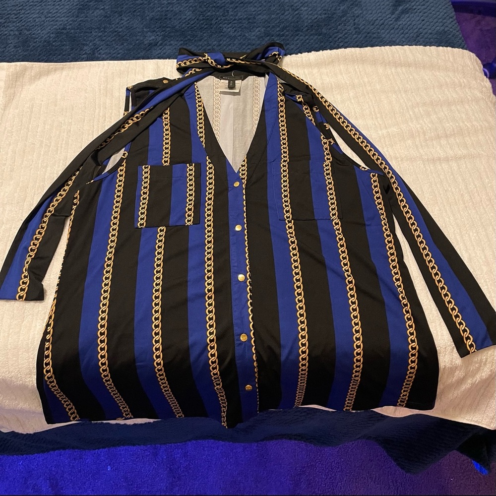 BCBGMAXAZRIA SLEEVELESS BLOUSE. Size XL